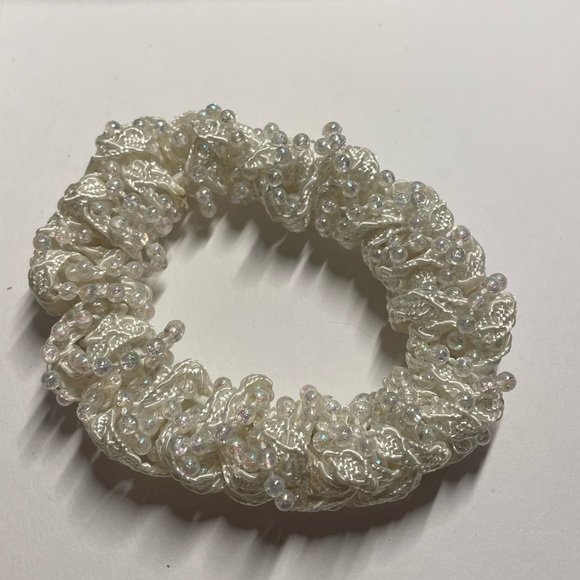 Beaded scrunchie - Picture 2 of 2